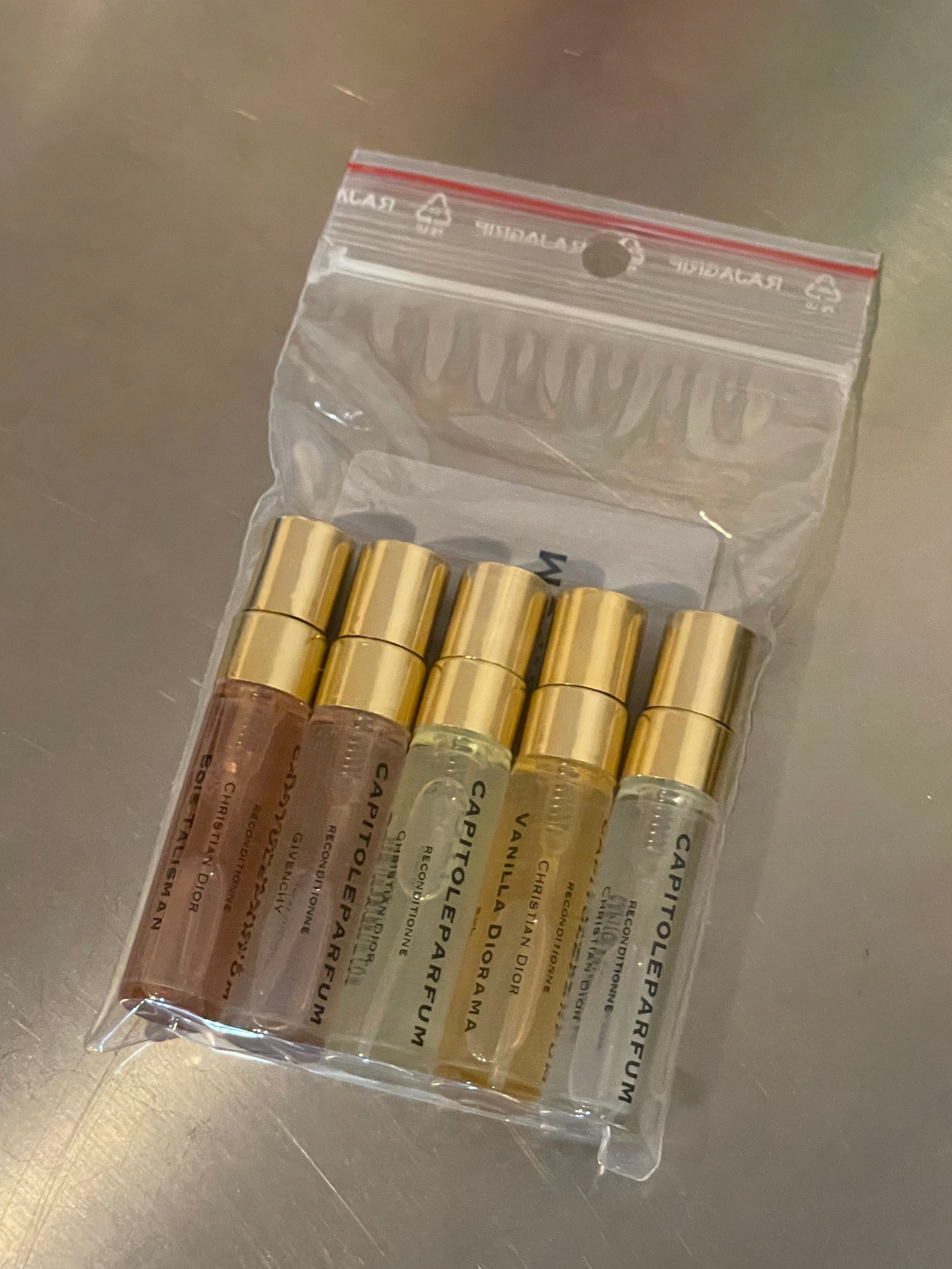 Cinq décants en flacons de 5mL de parfums originaux. Produits CapitoleParfum. Dior Bois Talisman Givenchy Garçon Manqué Dior Bois d'Argent Vanille Diorama et Balade Sauvage